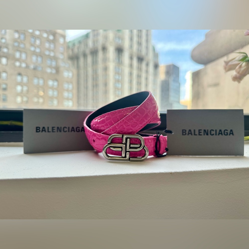 BALENCIAGA BB buckle Crocodile Embossed Leather Pink Narrow Skinny Belt Size 80 - Picture 2 of 5